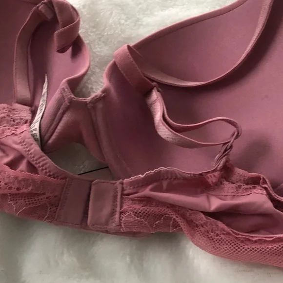 Victoria's Secret Black and Tan Bras - Picture 4 of 6